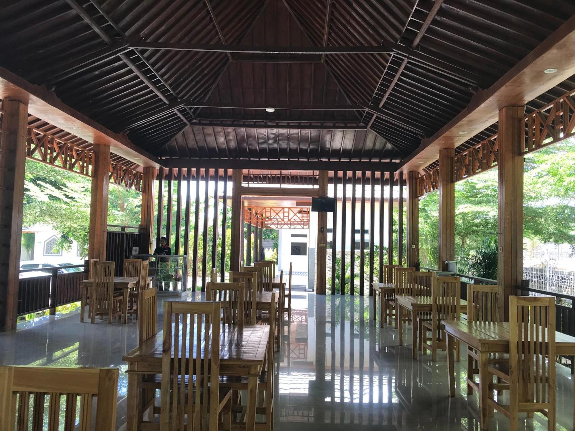 Pohon Purba Resort & Restaurant Labuhan Pandan Екстер'єр фото