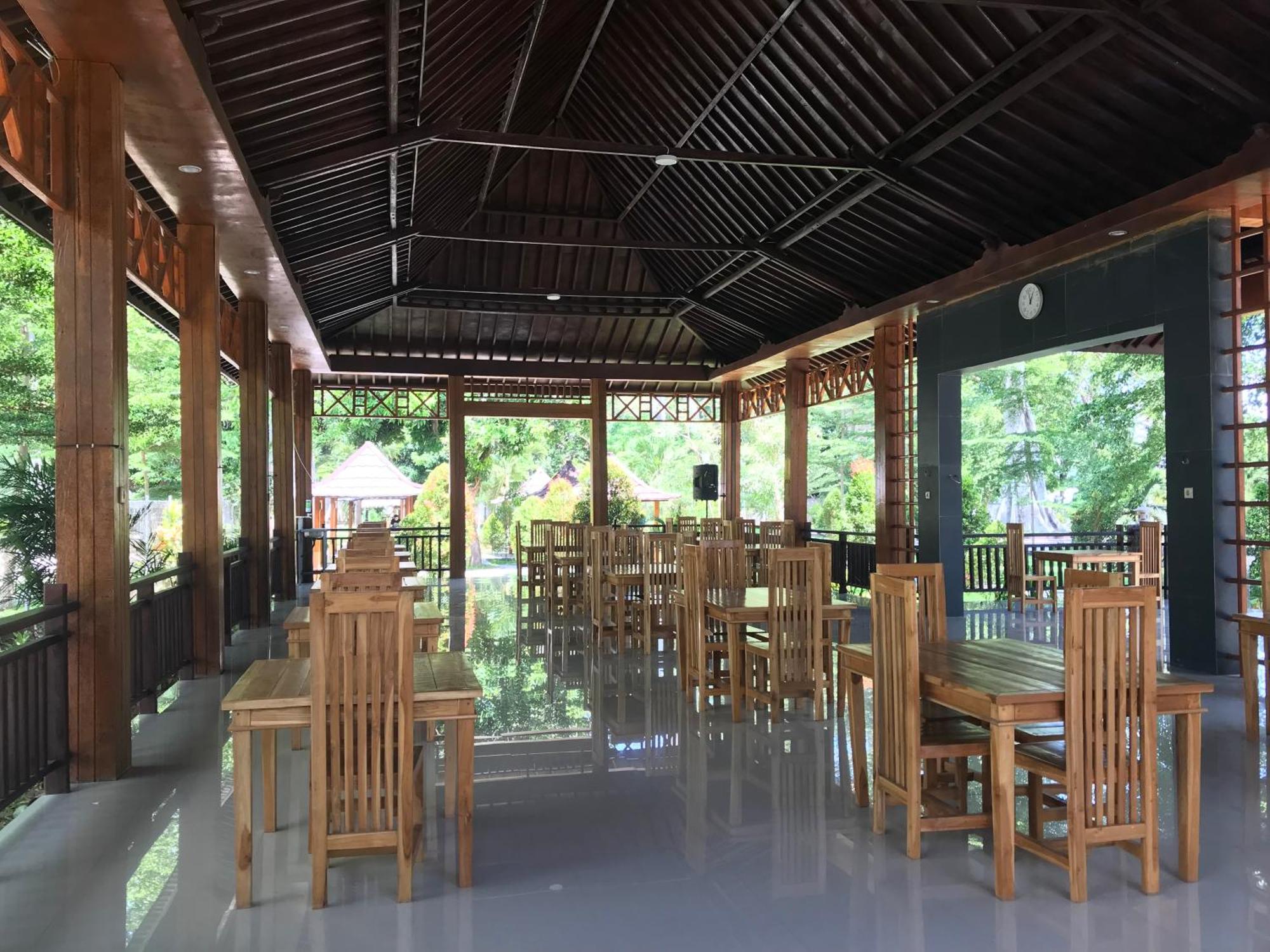 Pohon Purba Resort & Restaurant Labuhan Pandan Екстер'єр фото
