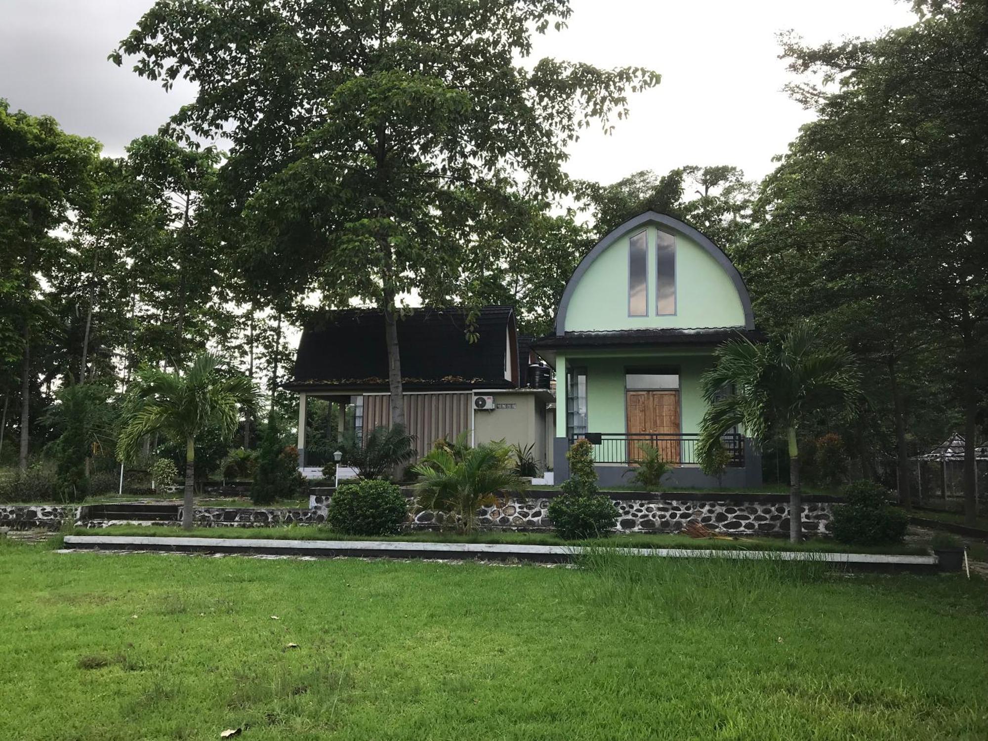 Pohon Purba Resort & Restaurant Labuhan Pandan Екстер'єр фото