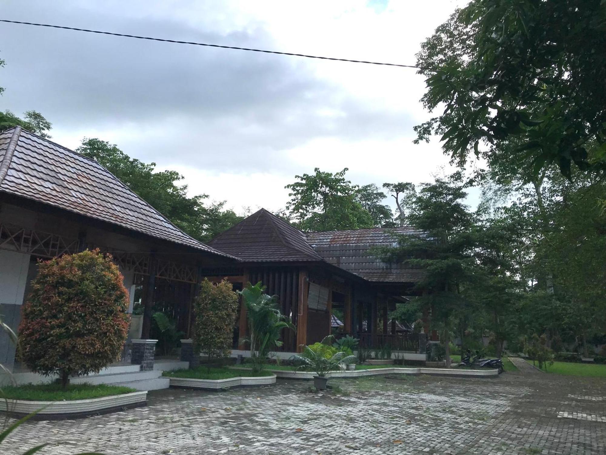 Pohon Purba Resort & Restaurant Labuhan Pandan Екстер'єр фото