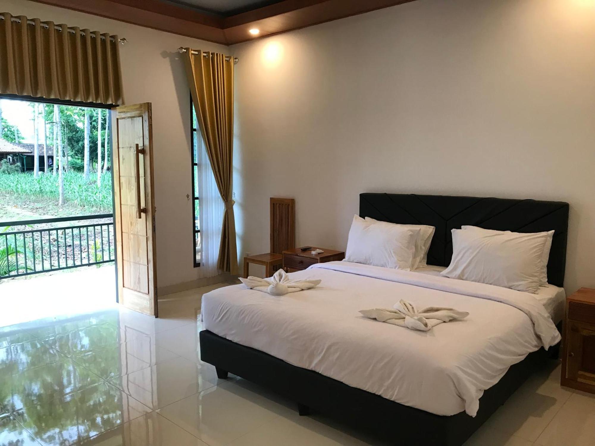 Pohon Purba Resort & Restaurant Labuhan Pandan Екстер'єр фото