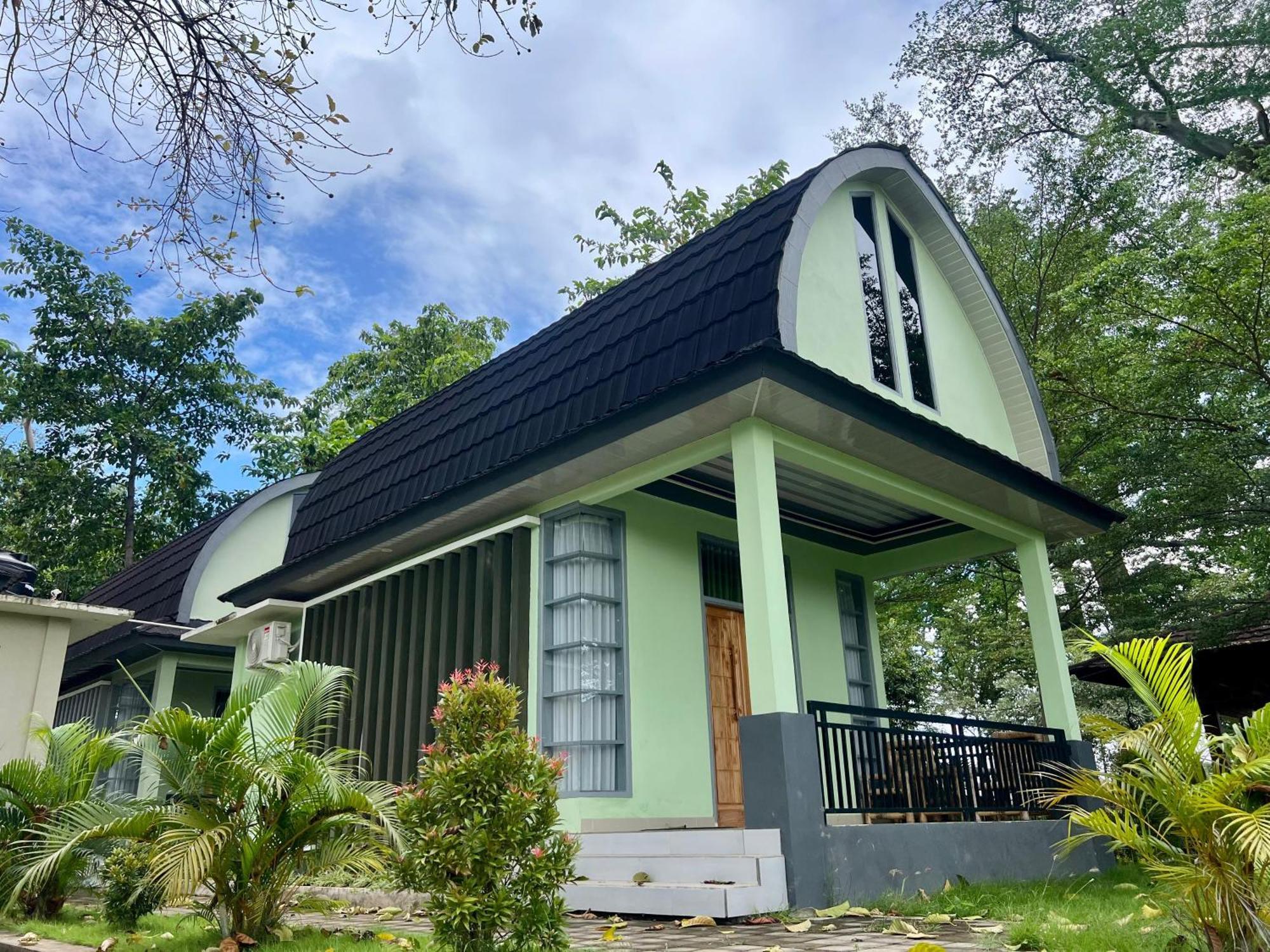 Pohon Purba Resort & Restaurant Labuhan Pandan Екстер'єр фото